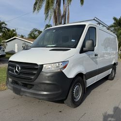 2019 Mercedes Benz Sprinter 2500 Crew 