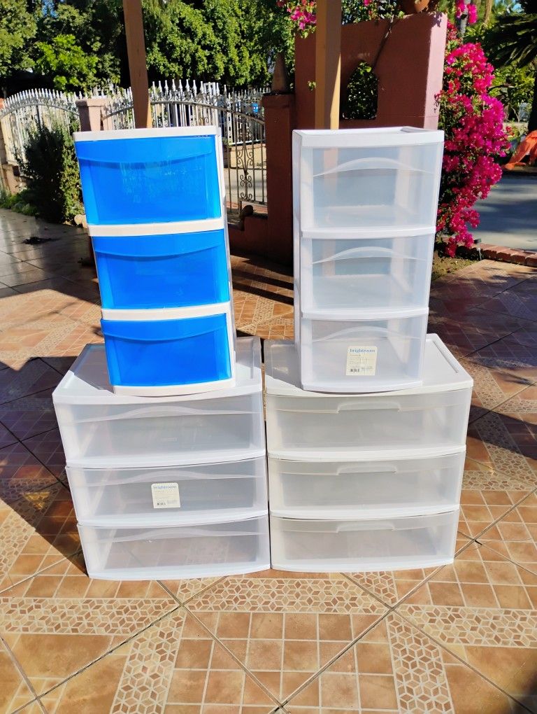 4 Plastic Drawers