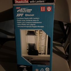 Makita 40V max XGT Cordless Lantern with Radio, Tool Only $140 OBO 