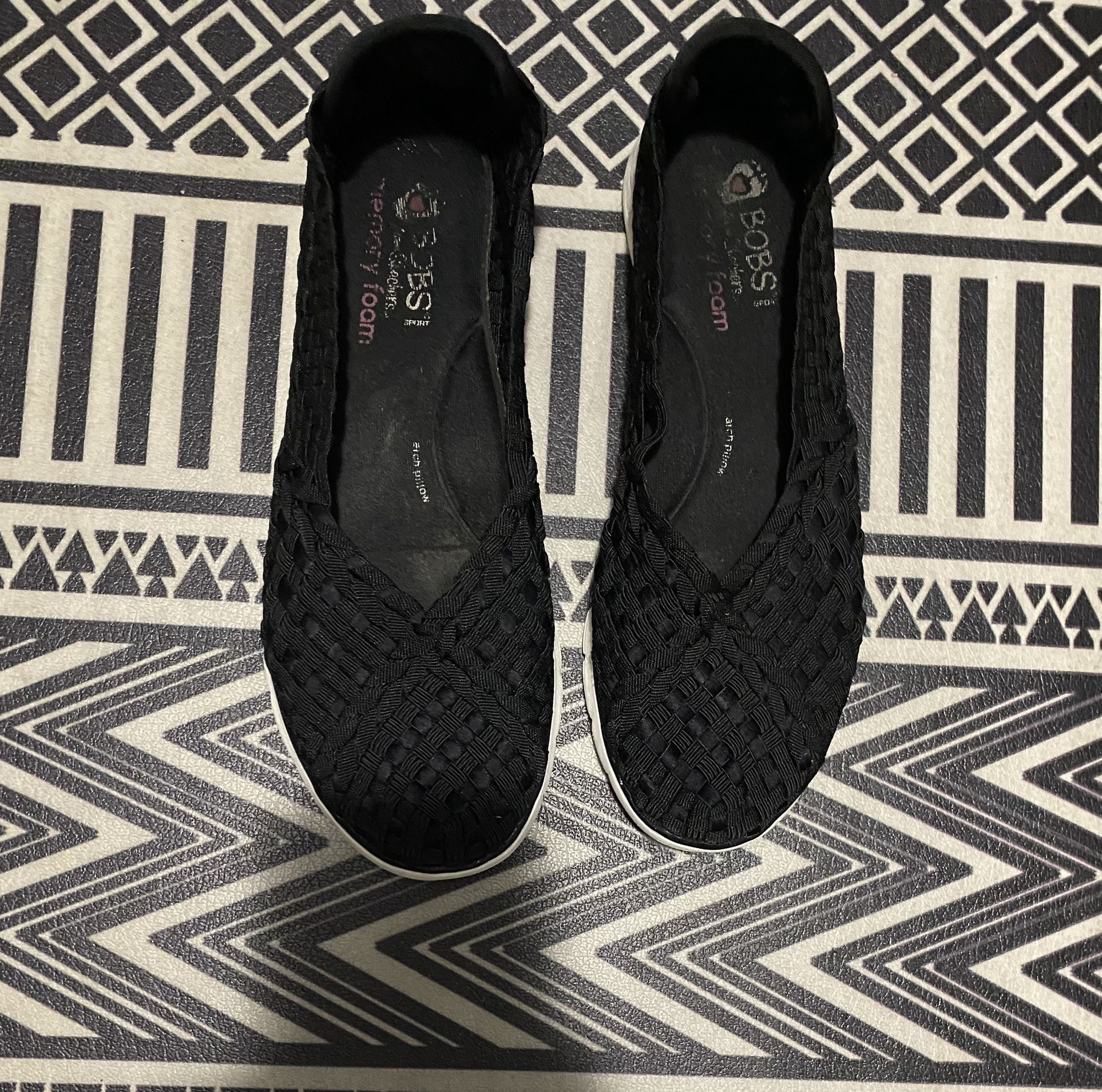Women’s size 8 bobs black memory foam flats