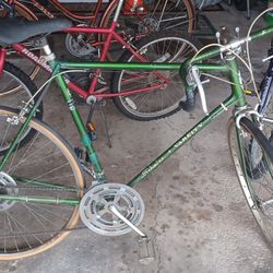 Vintage early 70’s Schwinn Varsity Green 10-speed bike