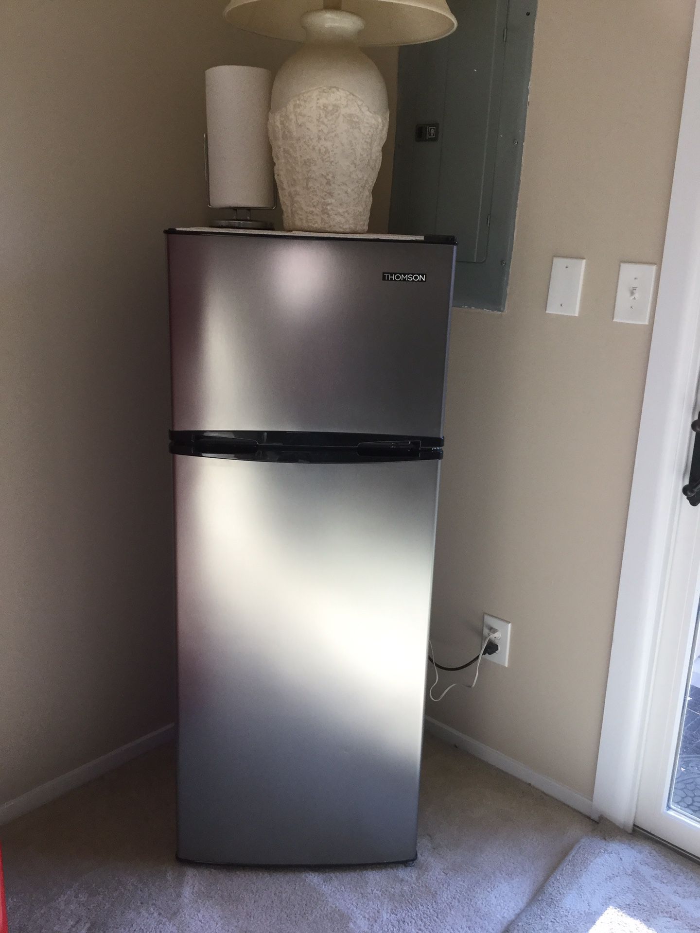 Refrigerator (7.5 cu.ft)