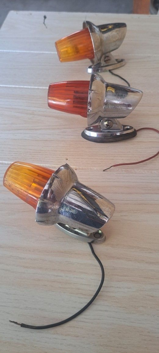 SIGNAL-STAT VINTAGE #7-171 & 1300 CAB MARKER LIGHTS (ORIGINAL)