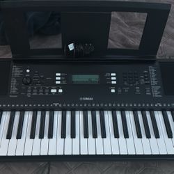 Yamaha PSR-E373