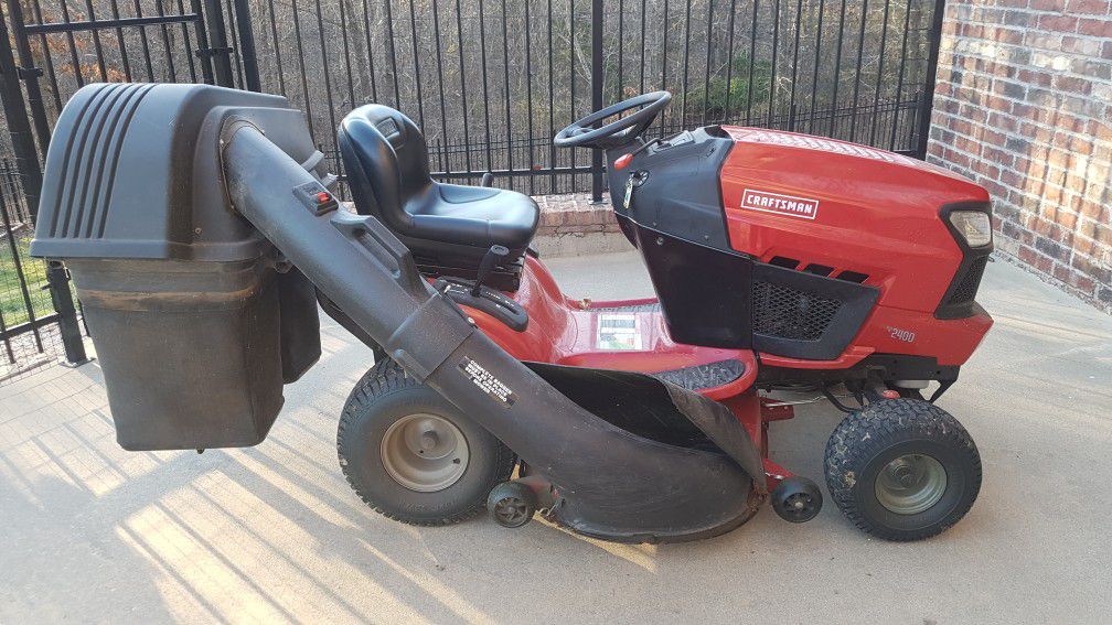 Lawn mower. Craftsman t2400 with bagger