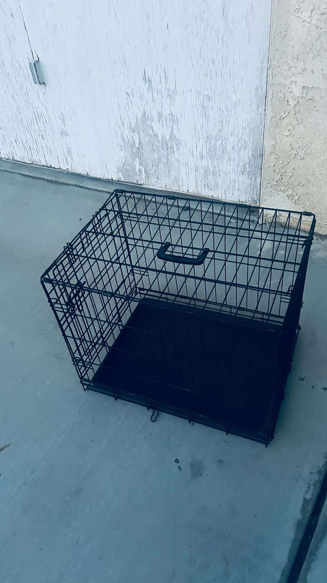 Small dog kennel 24”