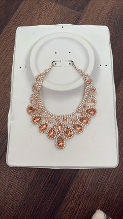 Statement Necklace – Elegant & Sparkly ✨
