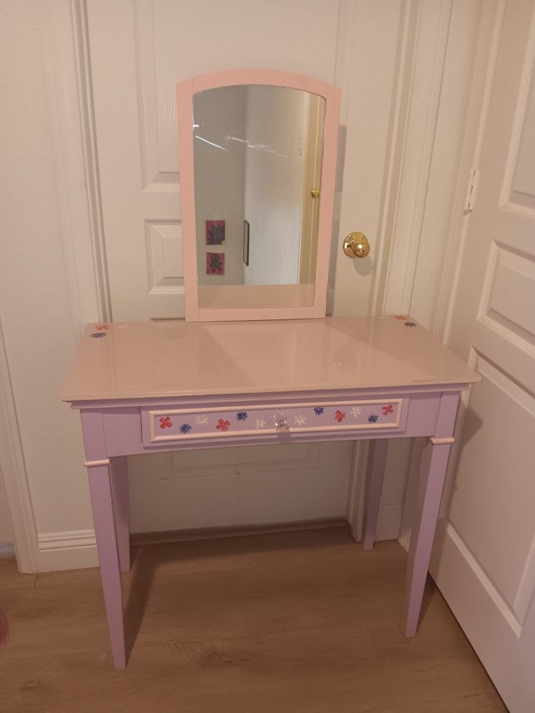 Girls Vanity
