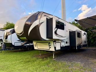 2018 Keystone Sprinter 357FWLFT 5th Wheel – $18,500 – West Palm Beach, FL