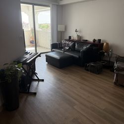 Full Furniture & Household Set – King Bed, Couch, TV, Desk, Piano + More – January Moving Sale!