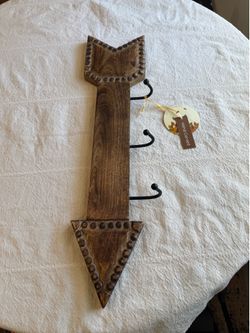 New 24” wood arrow w/hooks