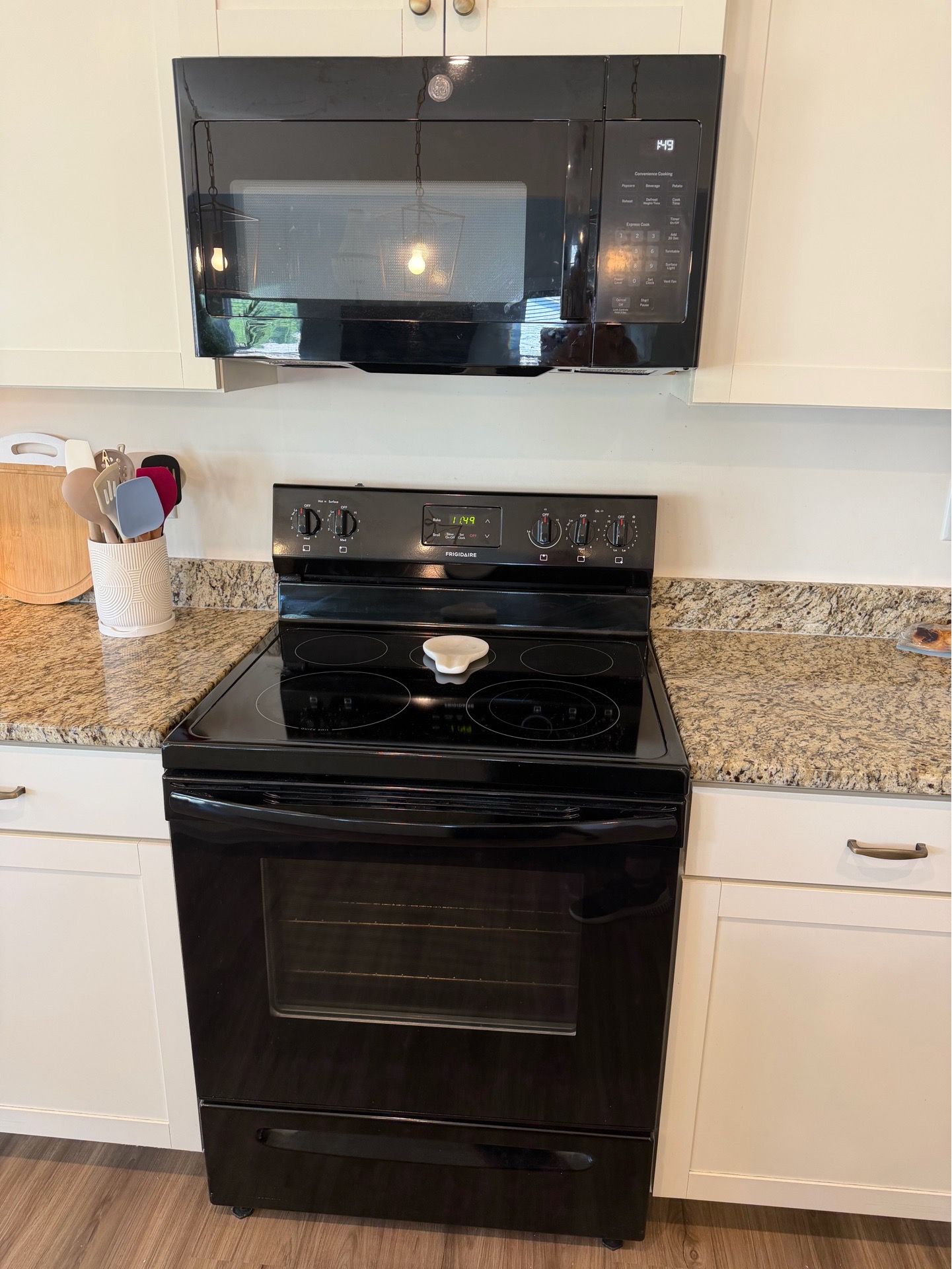 Frigidaire Electric Stove