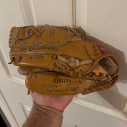 Kids Rawlings baseball glove