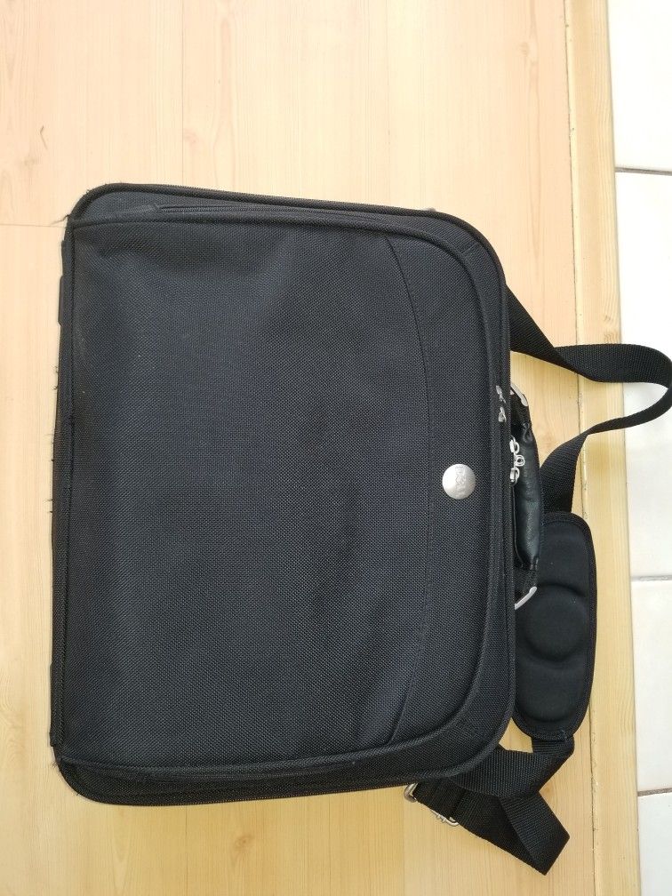 Dell laptop travel bag. Lots of pockets/ compartments