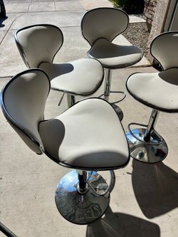 Set of 4 Adjustable Bar Stools