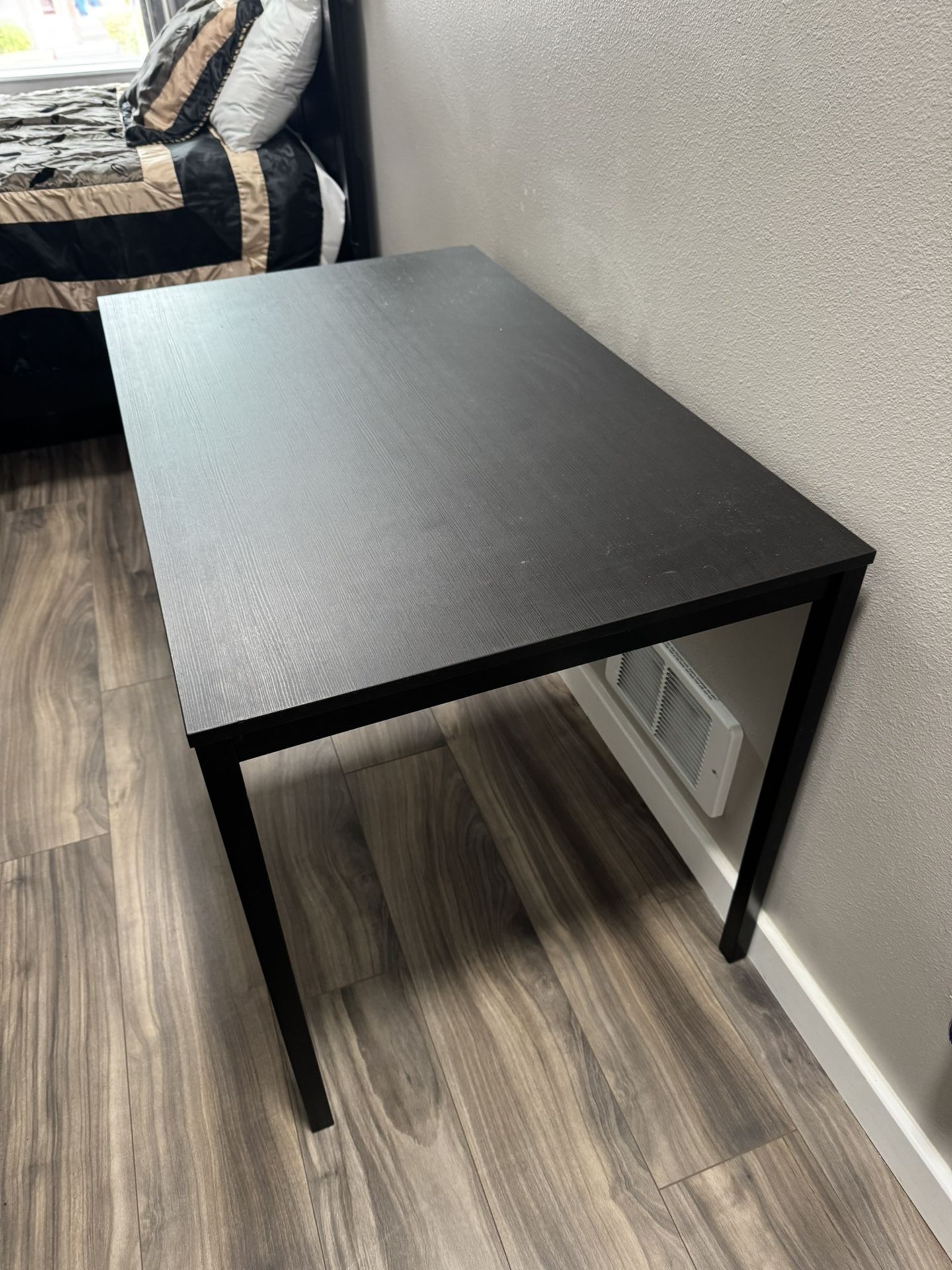 Table Metal