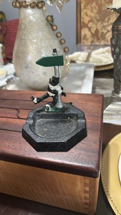CAST iRON DRUNK MAN ASH TRAY