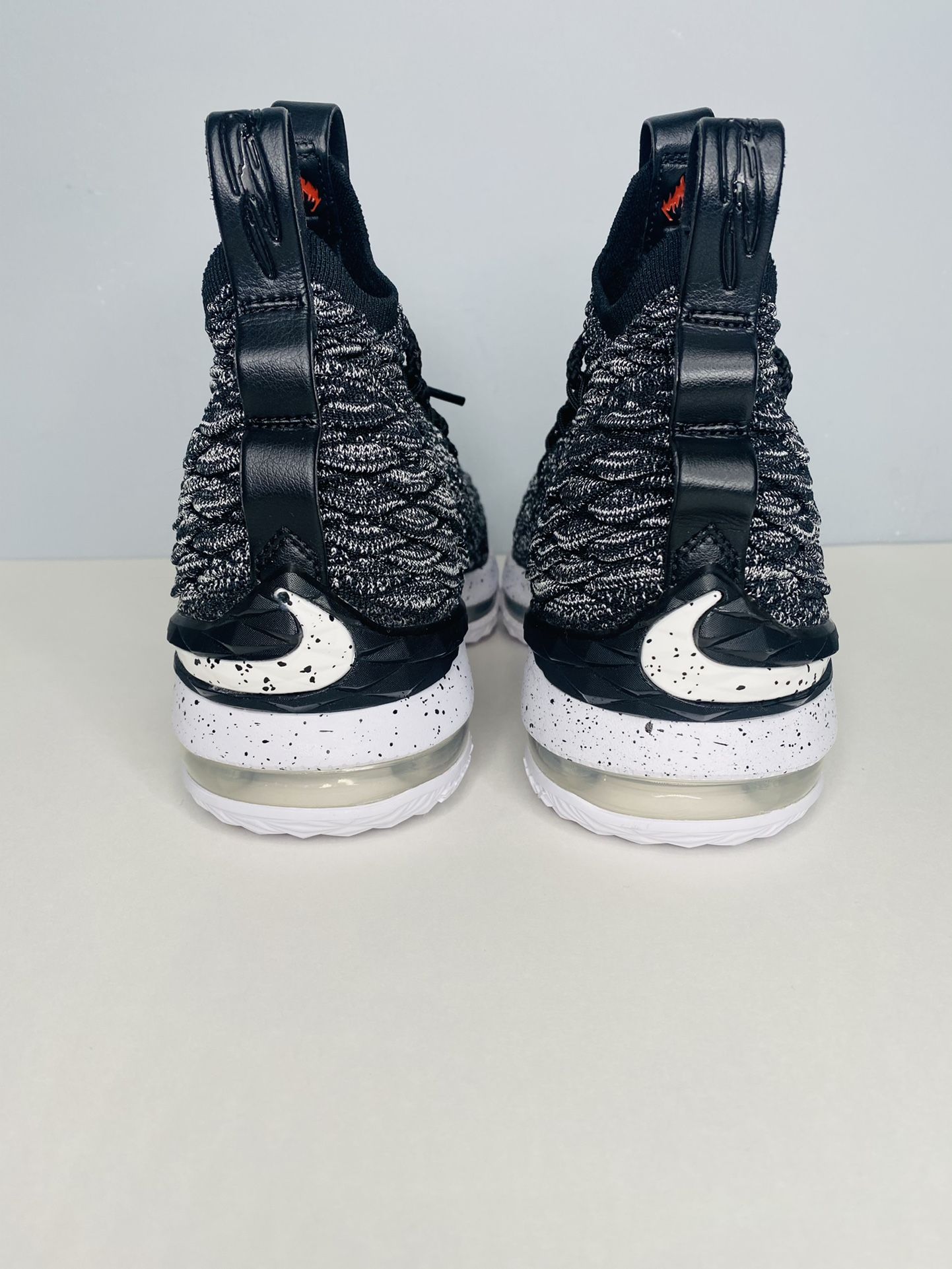 Nike Lebron XV 15 Ashes Size 6Y GS Basketball Shoes Black 