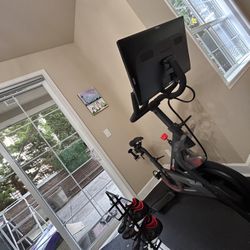 Peloton And Shoes (40 and 39)