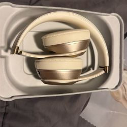 Beats solo 4 Gold 130$