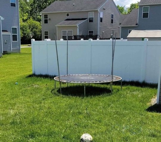 Low trampoline
