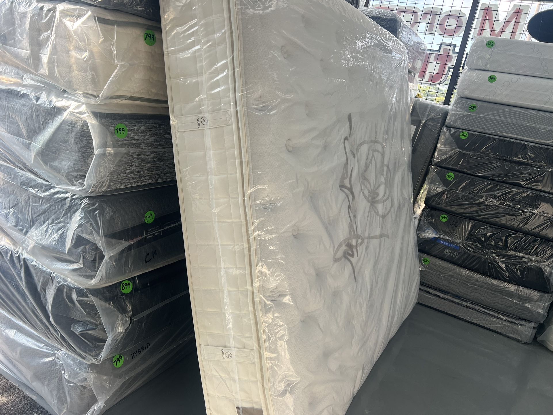 KING SIZE KING KOIL NATURAL COLLECTION MATTRESS & BOX SPRINGS BED SET