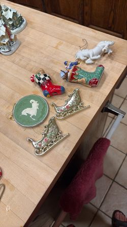 Ornaments 6 Total
