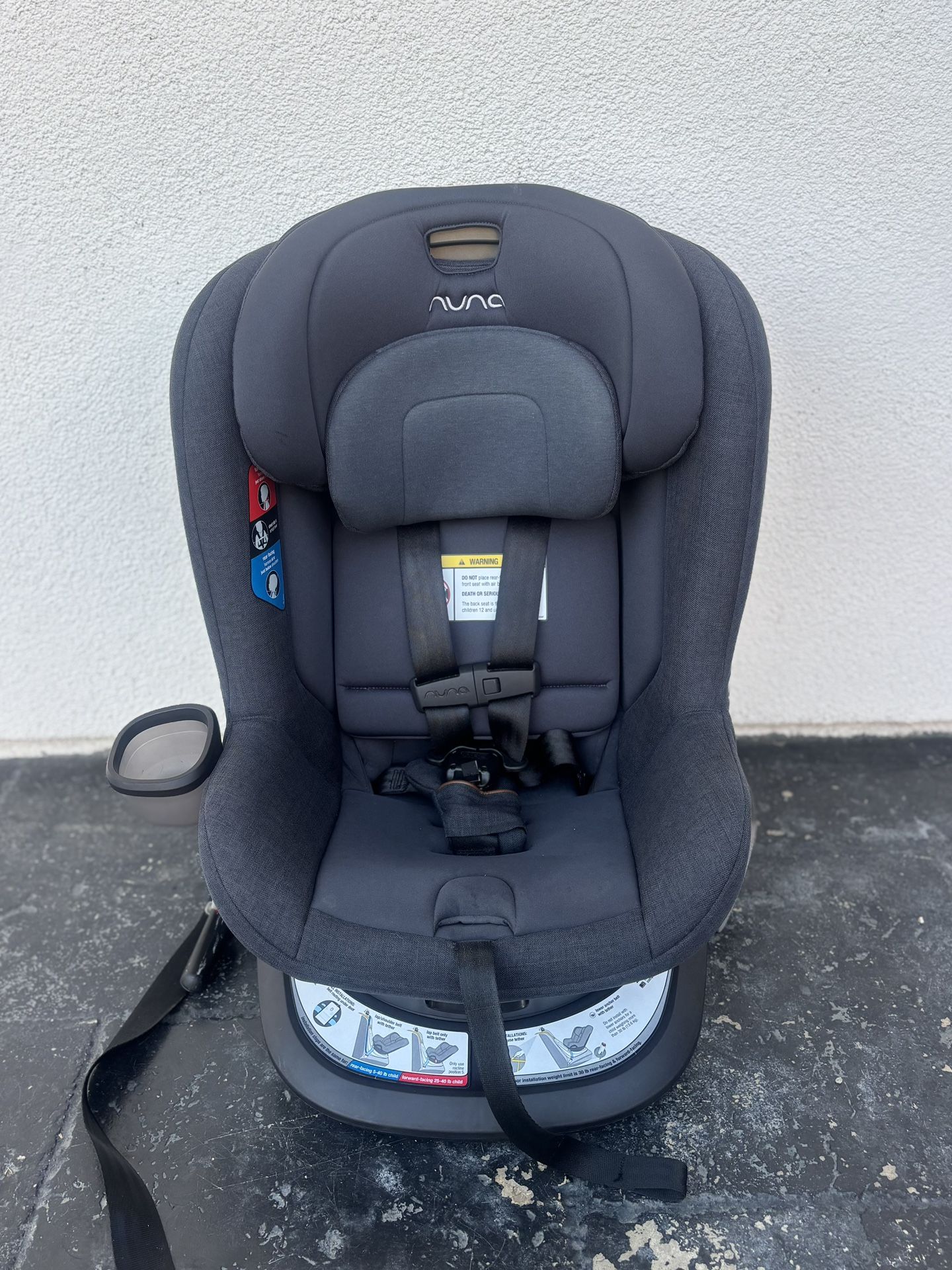 LIKE NEW NUNA REVV ROTATING CAR SEAT!!