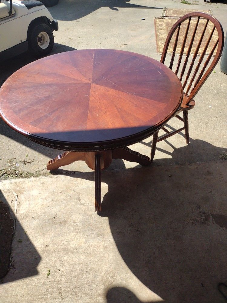 Wood Table An Chairs 