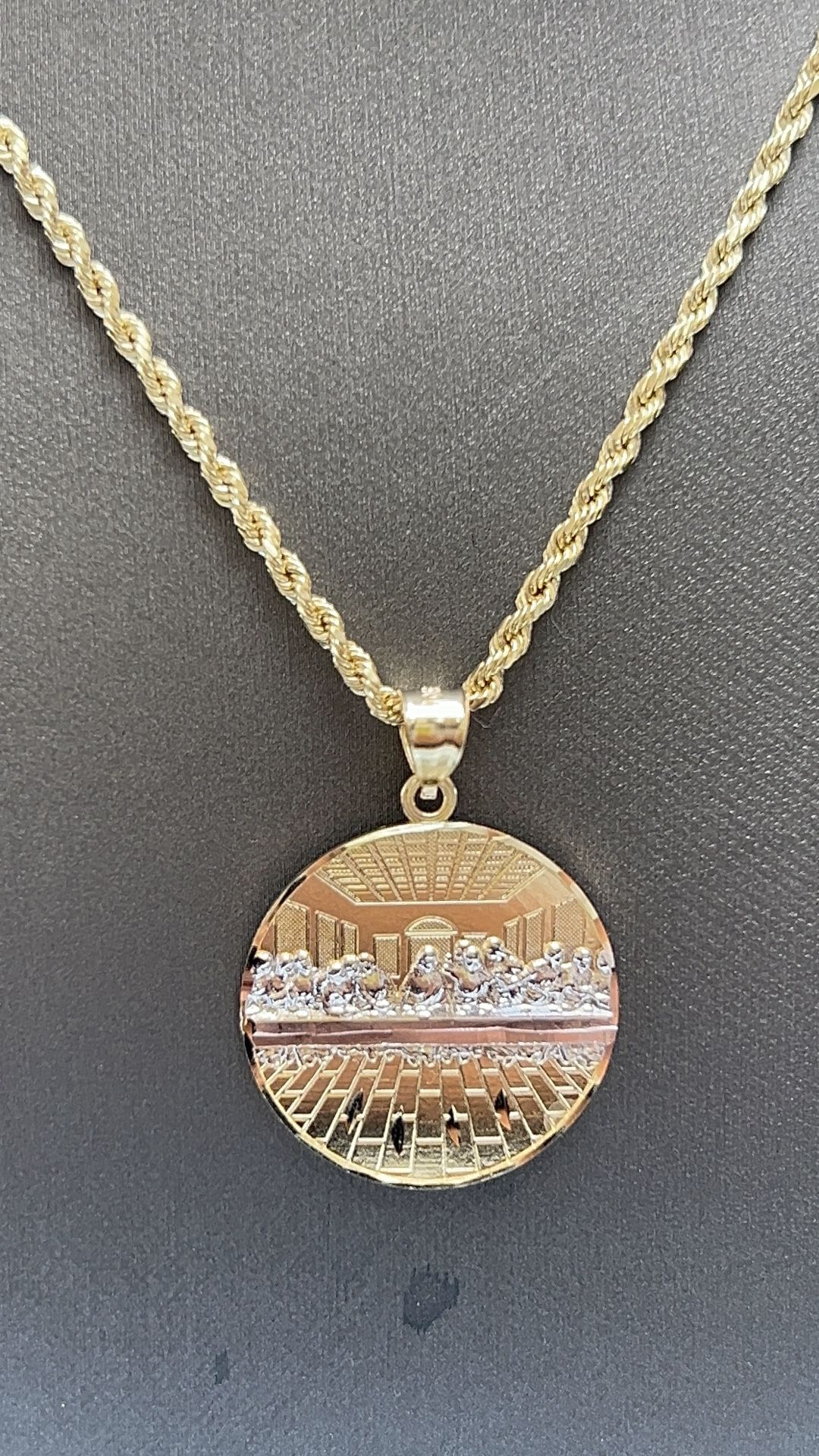 10kt Gold Rope Chain With Last Supper Pendant