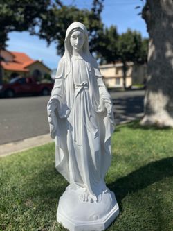 Virgin Mary Statue