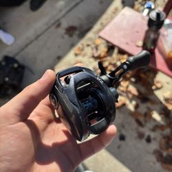 Daiwa Tatula CT Casting Reel - Size 100, Right Retrieve