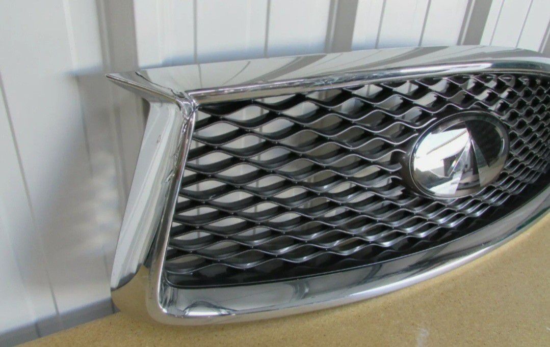 QX50 Chrome Grill - Center Emblem NOT Included 