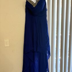 Plus Size formal dress with hair accessory 