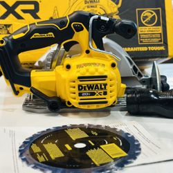 XR 20-volt Max 6-1/2-in Brushless Cordless Circular saw