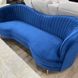 Beautiful Three-Piece Set At 60% Off 