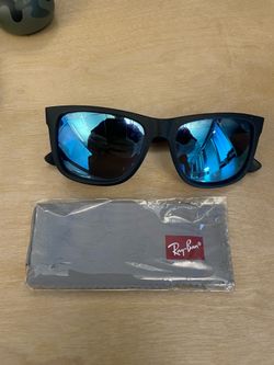 Authentic Ray-Ban Justin Sunglasses (Matte Black / Blue Mirror Lenses)