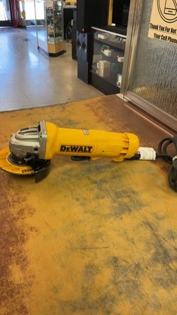 Dewalt 120-Volt 4-1/2 IN Corded Small Angle Grinder