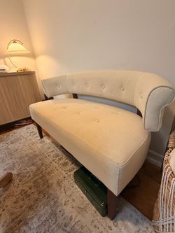 Jared Roll Arm Tufted Bench Settee