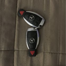 (2) Genuine Mercedes Benz Key Fobs. 
