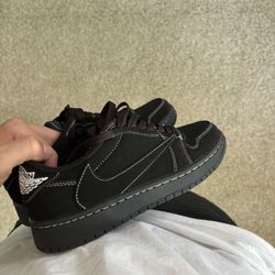 Jordan 1 retro black Travis Scott SIZE 7