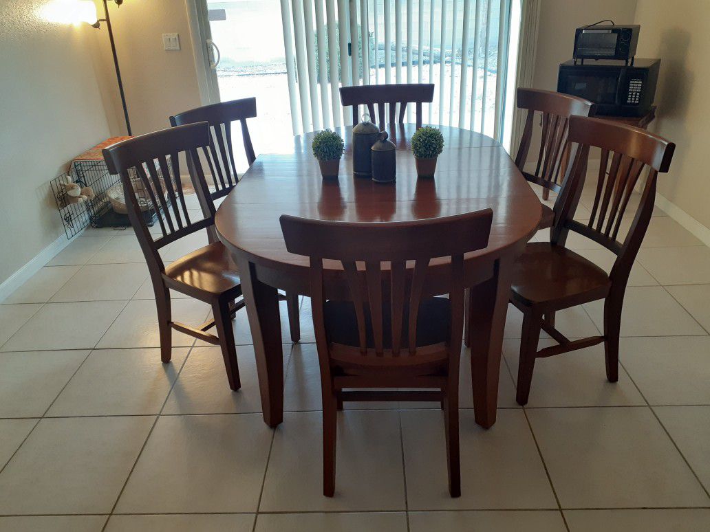 WORLD MARKET Dinning Kitchen Table 3 Size With 6 Chairs