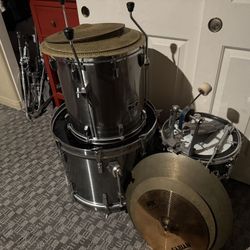 Pearl Export Drum Kit (w/ Cymbals, and hardware)