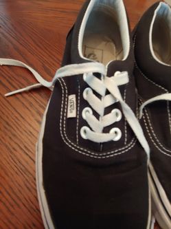 VANS WOMENS SIZE 7