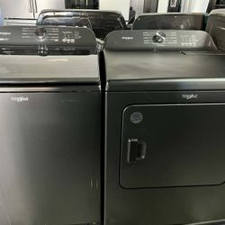Whirlpool washer 5.2-5.3 cu ft & 7-cu ft Vented Electric Dryer with Steam Cycle ( Volcan Black )