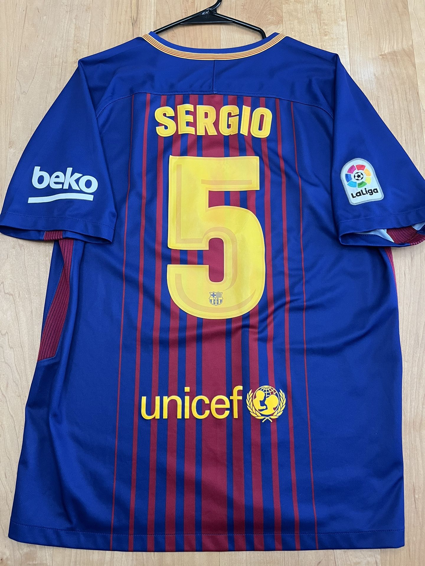 Sergio Busquets FC Barcelona 2017/18 Jersey