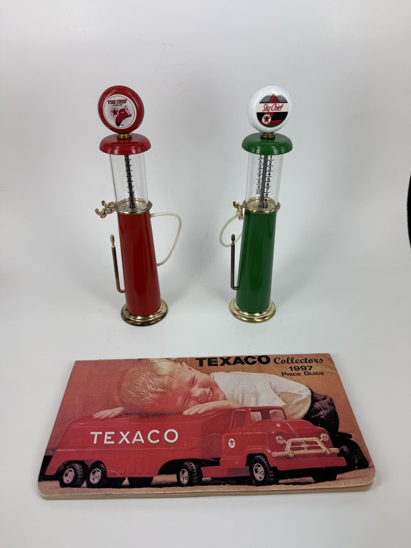 Vintage Texaco Gas Pump Models with 1997 Collector’s Price Guide