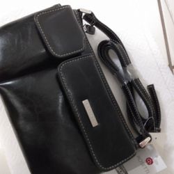 BRAND NEW - CUTE BLACK PURSE $15.