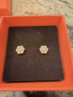 Sterling Silver Real Moissanite Flower Stud Earrings