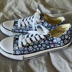 New Converse Size 8